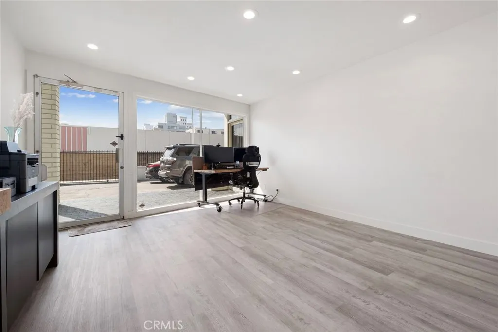 Additional image 11 of 555 E 3rd St, Long Beach, CA 90802