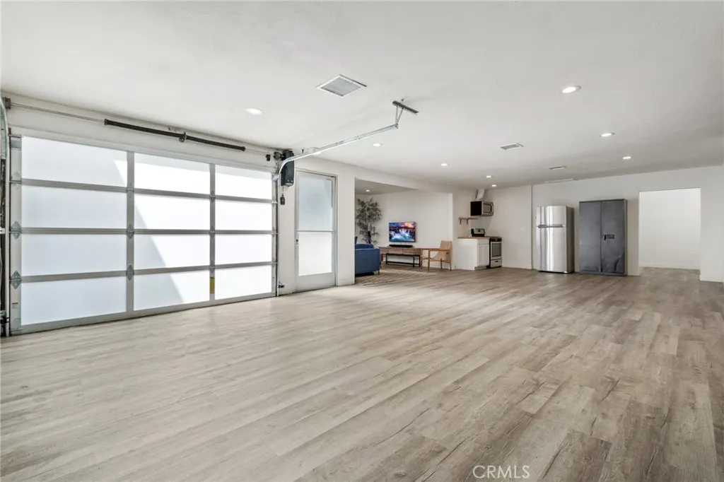 Additional image 13 of 555 E 3rd St, Long Beach, CA 90802