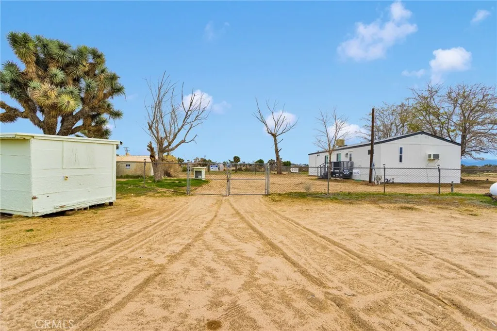 Additional image 31 of 6450 Maricopa Road, Phelan, CA 92371