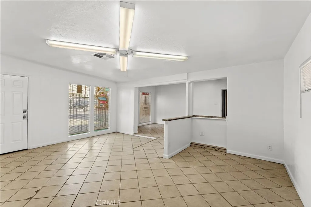 Additional image 32 of 1893 Flower St, Bakersfield, CA 93305