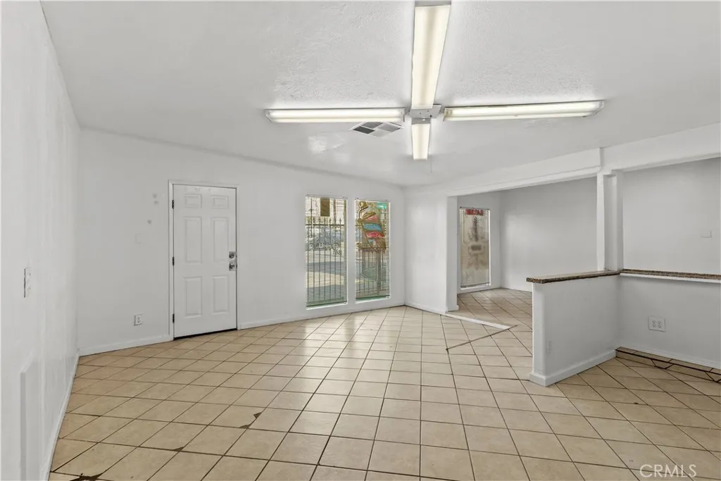 Additional image 33 of 1893 Flower St, Bakersfield, CA 93305