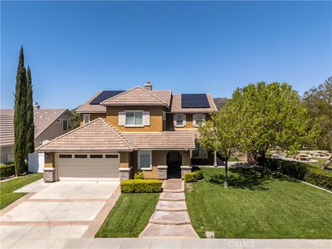 27321 Carlton Oaks Street, Murrieta, CA MLS: MB25081308