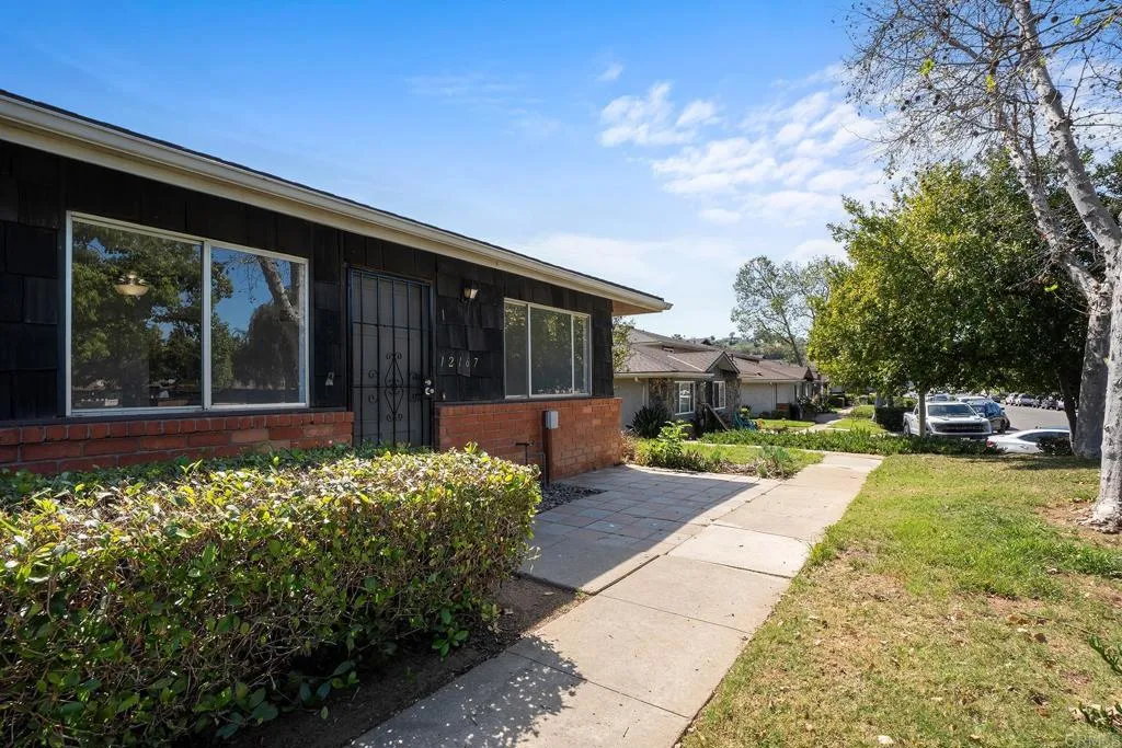 12167 Wintercrest Dr Unit 1, Lakeside, CA 92040