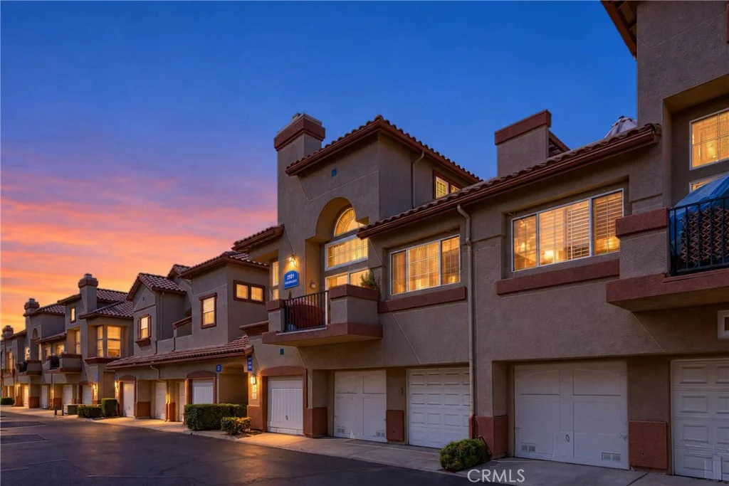 2931 Via Milano Unit 201, Corona, CA 92879