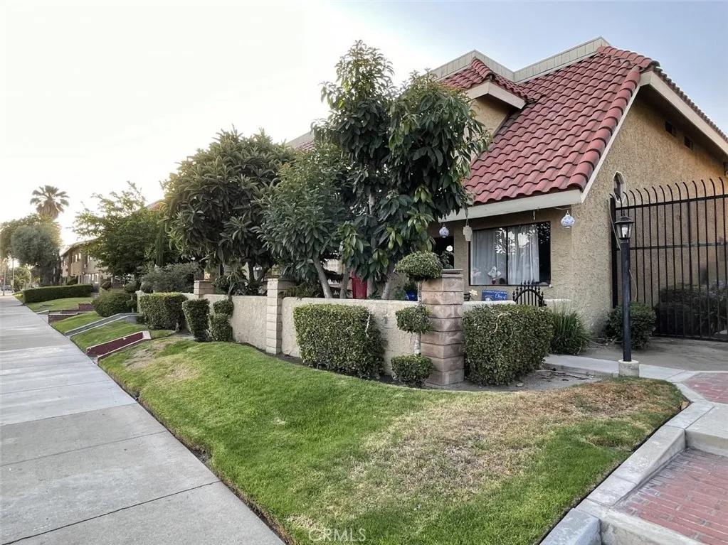 1667 E Kingsley Avenue Unit C, Pomona, CA 91767