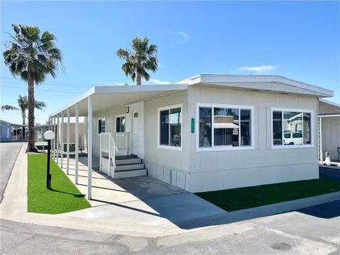 260 N Lyon Avenue Unit 67, Hemet, CA MLS: SW25087639