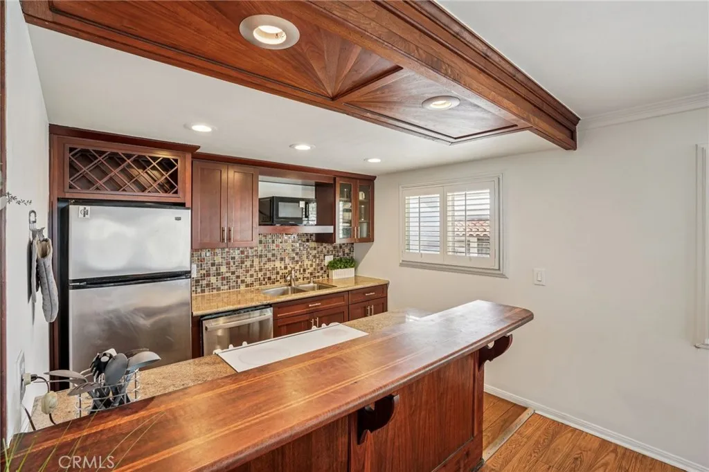 Additional image 11 of 644 Manhattan Beach Blvd Unit 10, Manhattan Beach, CA 90266