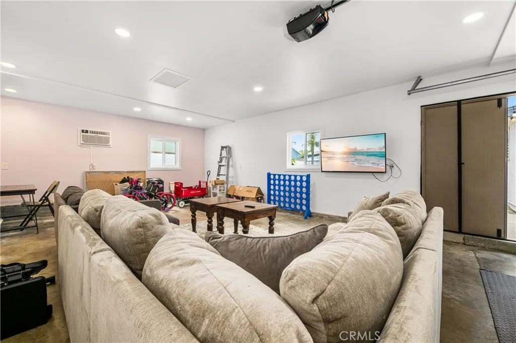 Additional image 110 of 5735 E Wardlow Rd, Long Beach, CA 90808
