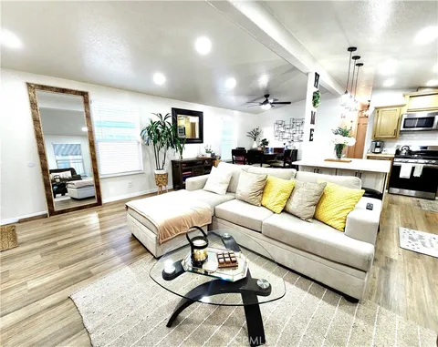 24200 Walnut Street Unit 22, Torrance, CA MLS: SB25081440