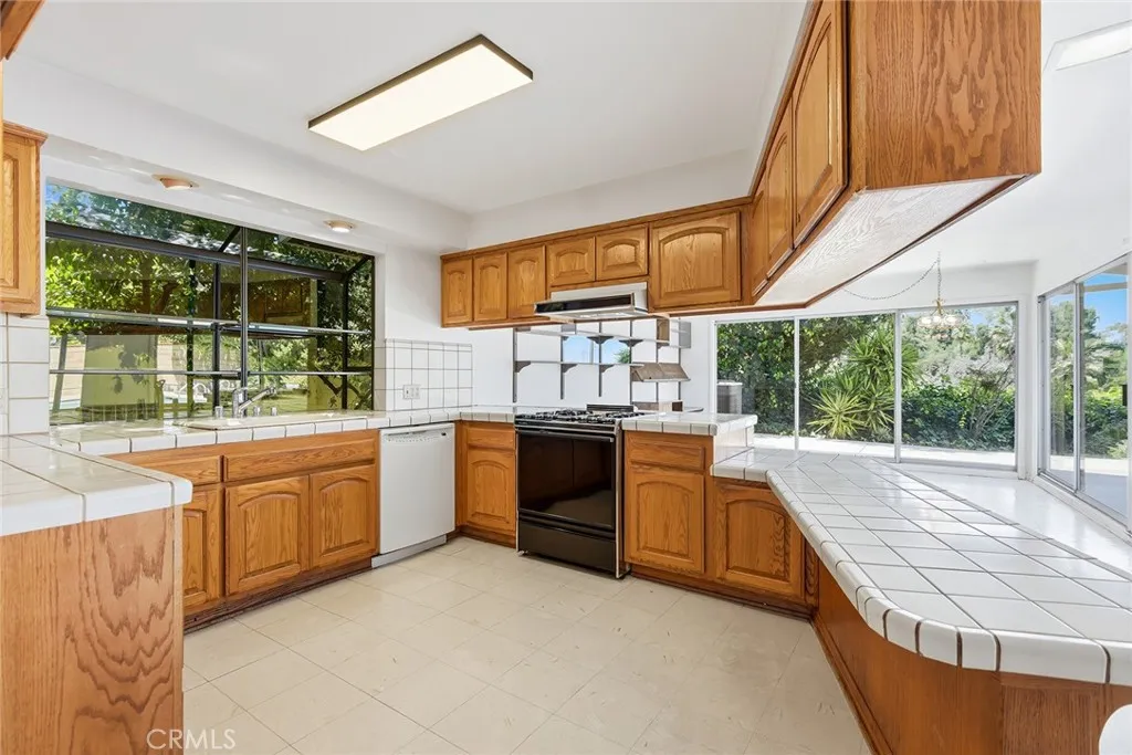 Additional image 13 of 15407 Stonewood Terrace, Sherman Oaks, CA 91403