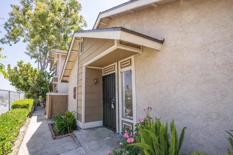 6860 Panamint Row Unit 2, San Diego, CA MLS: PTP2503609