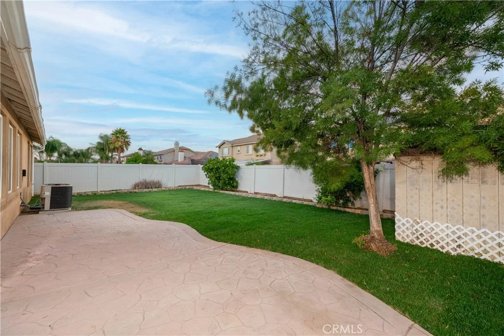 1833 English Oak Way, Perris, CA 92571