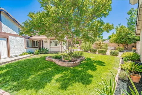 25556 Alesna Drive, Valencia, CA MLS: SR25107834