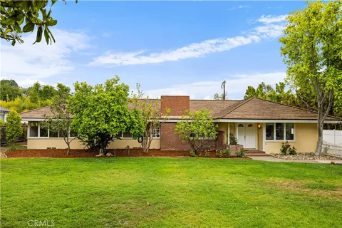 1212 Oakwood Dr, Arcadia, CA MLS: OC25104879