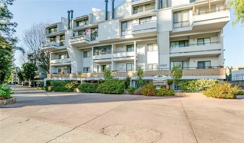 13331 Moorpark Street Unit 226, Sherman Oaks, CA MLS: SR25057042