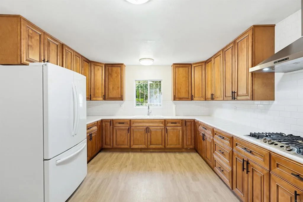 Additional image 16 of 7128 Jacmar Avenue, San Diego, CA 92114