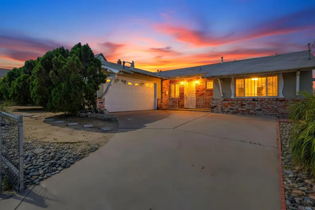 Additional image 96 of 7128 Jacmar Avenue, San Diego, CA 92114