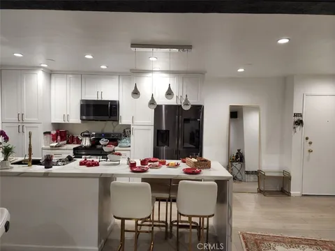 5460 White Oak Avenue Unit C110, Encino, CA MLS: SR24240214