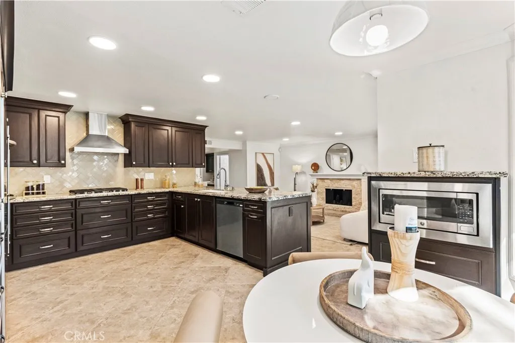 Additional image 16 of 15 Blue Ridge, Irvine, CA 92620