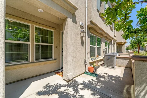 7155 Citrus Avenue Unit 315, Fontana, CA MLS: IV25095053