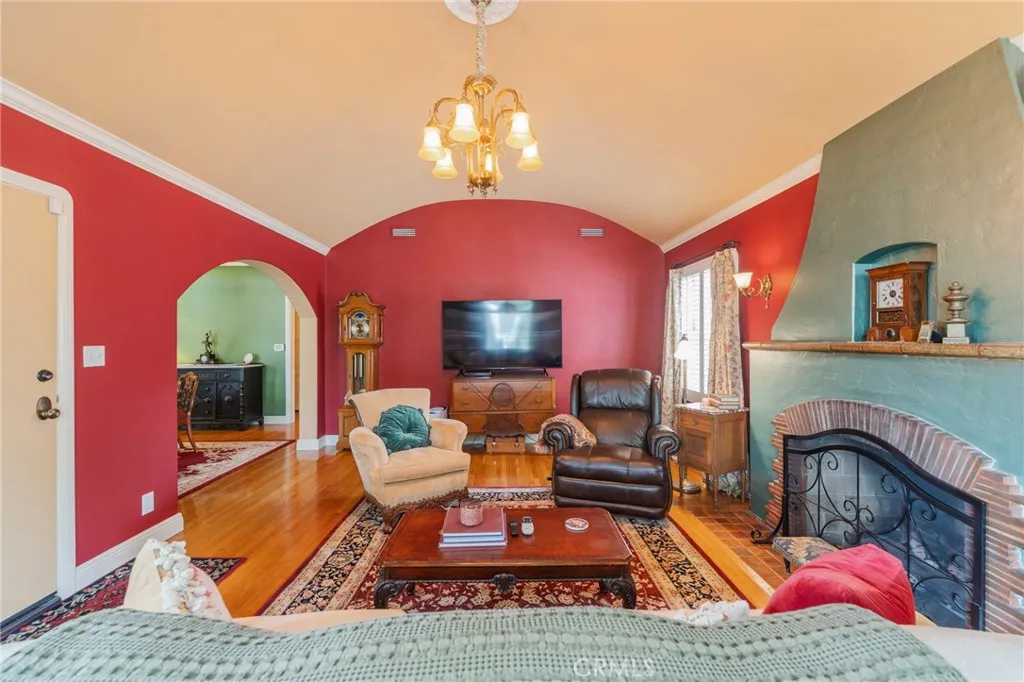 Additional image 13 of 331 N Pine Ave, Anaheim, CA 92805