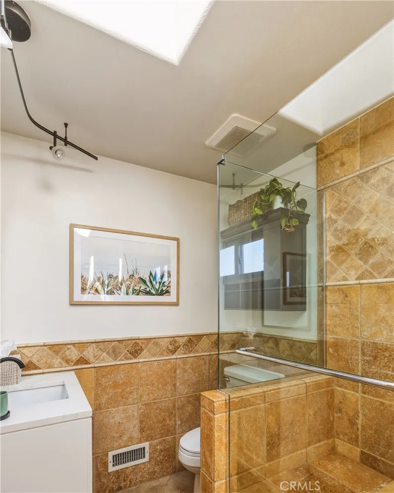Additional image 119 of 24214 Los Codona Avenue, Torrance, CA 90505