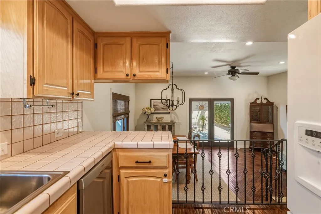 Additional image 98 of 24214 Los Codona Avenue, Torrance, CA 90505