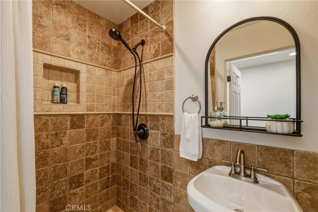 Additional image 132 of 24214 Los Codona Avenue, Torrance, CA 90505