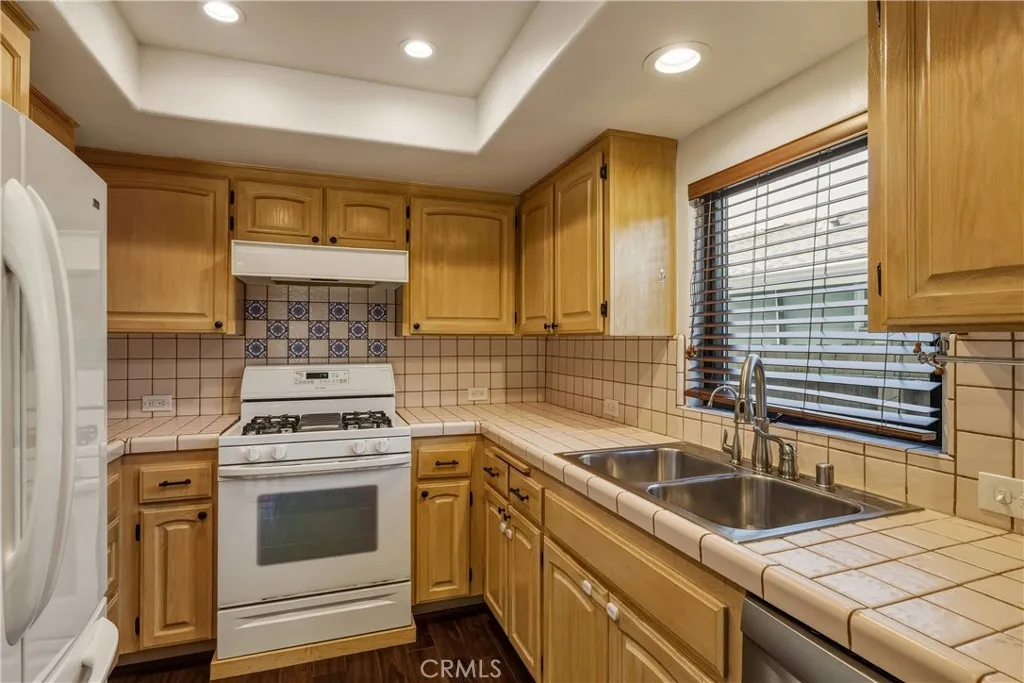 Additional image 94 of 24214 Los Codona Avenue, Torrance, CA 90505