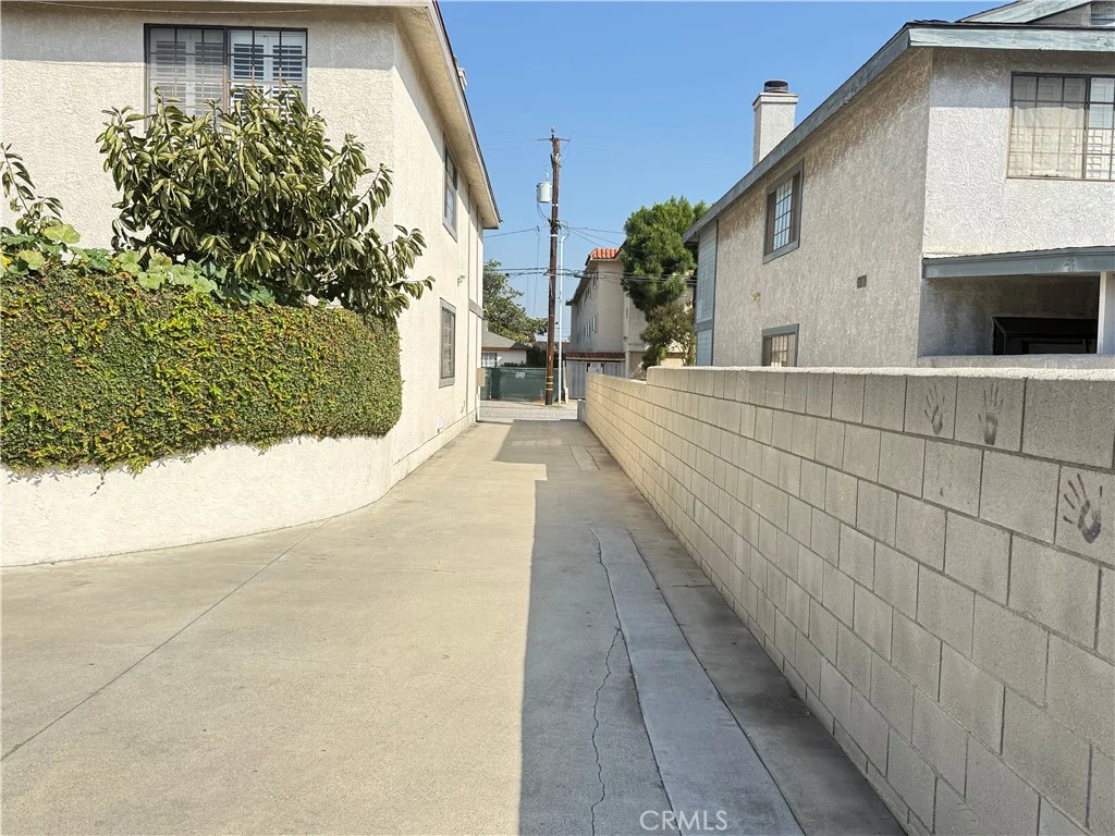 4228 W 129th St, Hawthorne, CA 90250