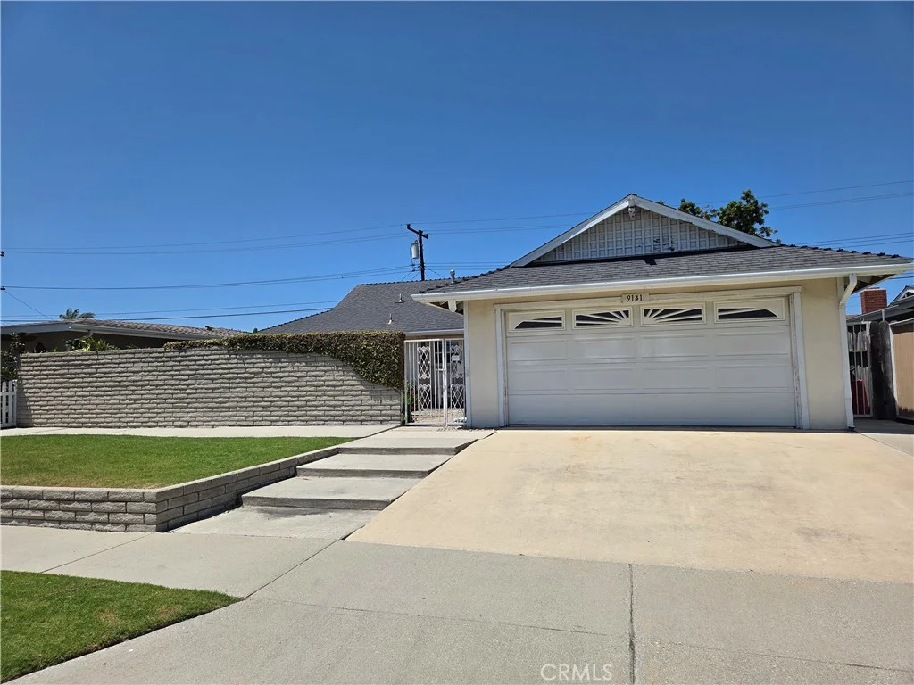 9141 Crawford Cir, Huntington Beach, CA 92646