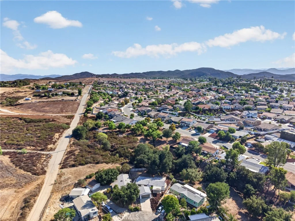33515 Hidden Hollow Dr, Wildomar, CA 92595