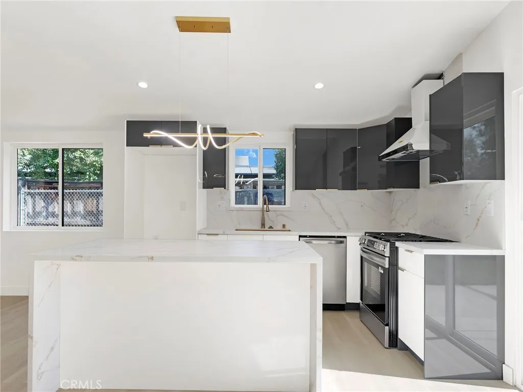 Additional image 12 of 20528 Hamlin Street, Winnetka, CA 91306