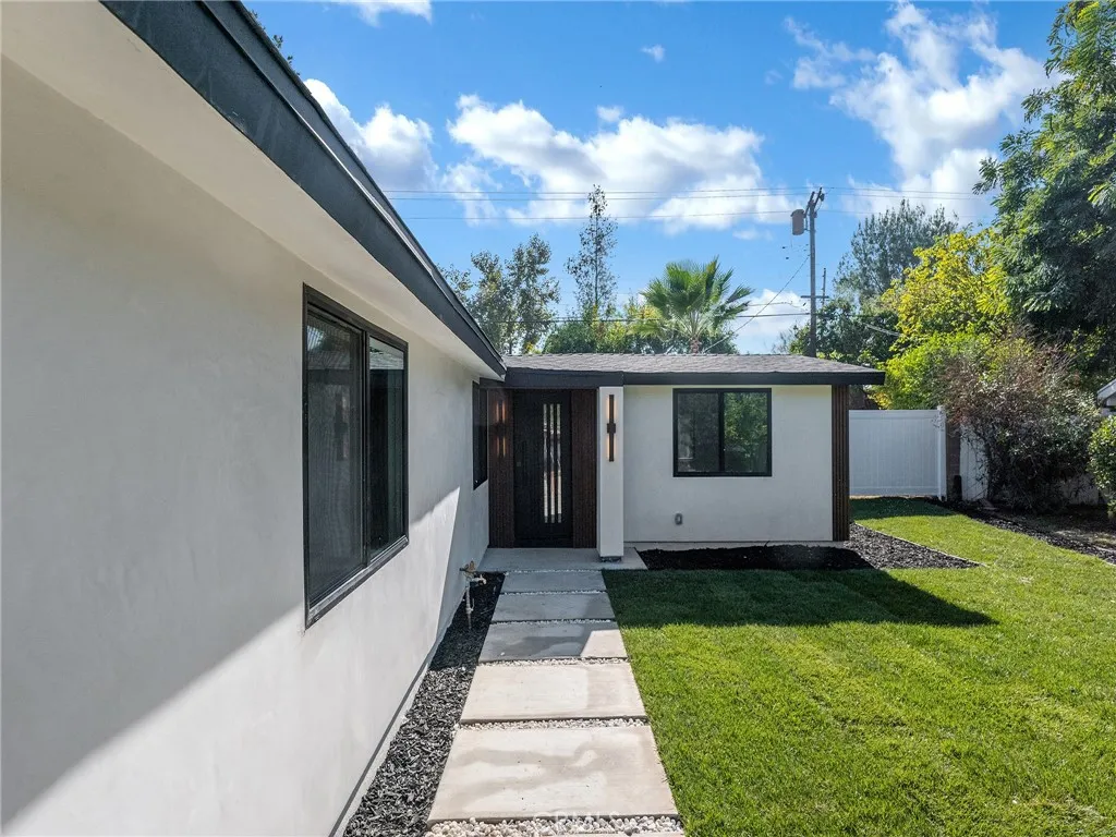 Additional image 3 of 20528 Hamlin Street, Winnetka, CA 91306