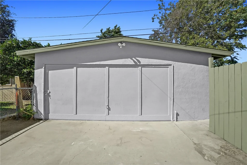 371 Fowler Ave, Pomona, CA 91766