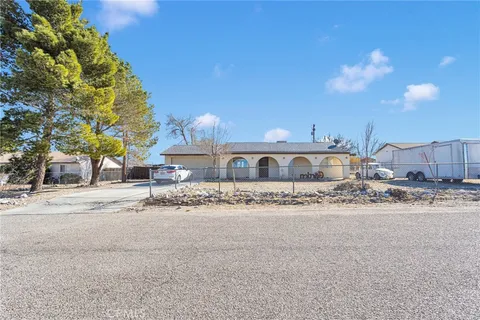9983 Ladera Avenue, Lucerne Valley, CA 92356 - MLS#: HD25040158