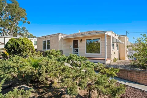 812 Country Club Dr, Chula Vista, CA 91911 - MLS#: PTP2501217
