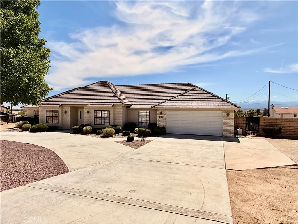 14890 Apple Valley Rd, Apple Valley, CA 92307