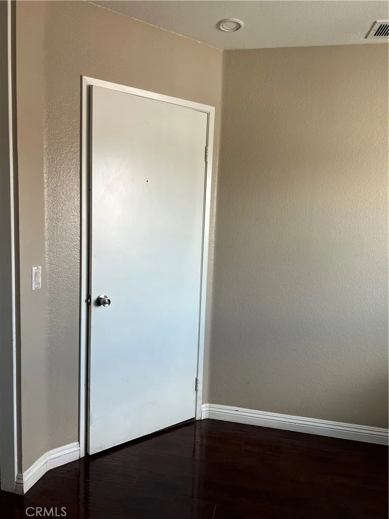 453 Cherry Vista Apt B Dr, Perris, CA 92571 photo 3