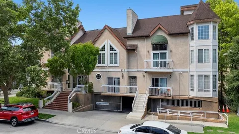 14937 Dickens Street Unit 209, Sherman Oaks, CA MLS: SR25102597