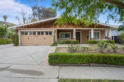 28148 Bakerton Avenue, Canyon Country, CA MLS: CV25106890