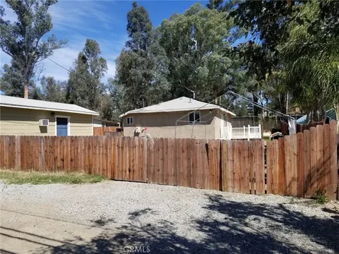 28674 Quail Pl, Canyon Lake, CA MLS: DW25065514