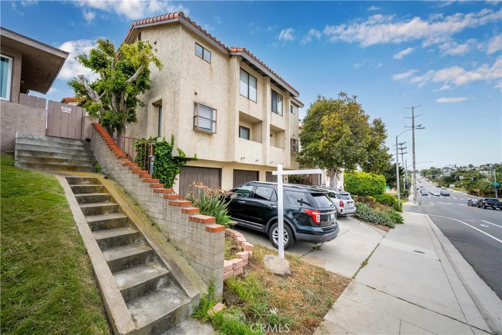 Additional image 67 of 2061 Chatsworth Blvd Unit 5, San Diego, CA 92107