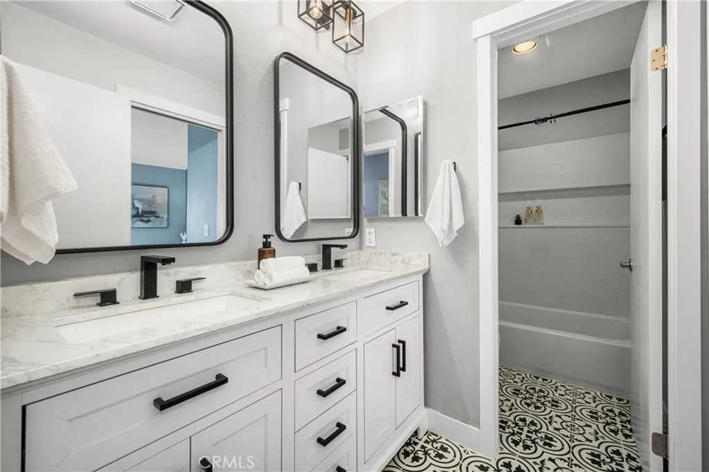 Additional image 100 of 2061 Chatsworth Blvd Unit 5, San Diego, CA 92107
