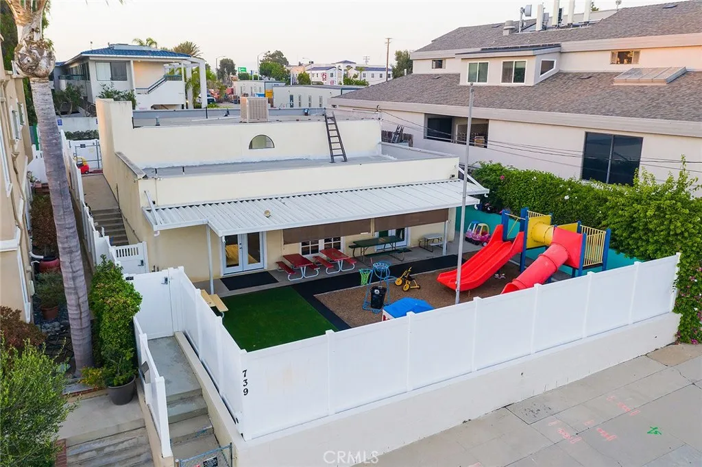 739 Longfellow Ave  