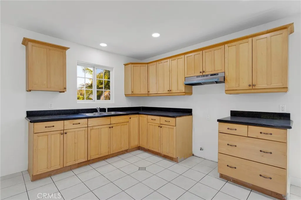 Additional image 9 of 348 W 83rd Street, Los Angeles, CA 90003