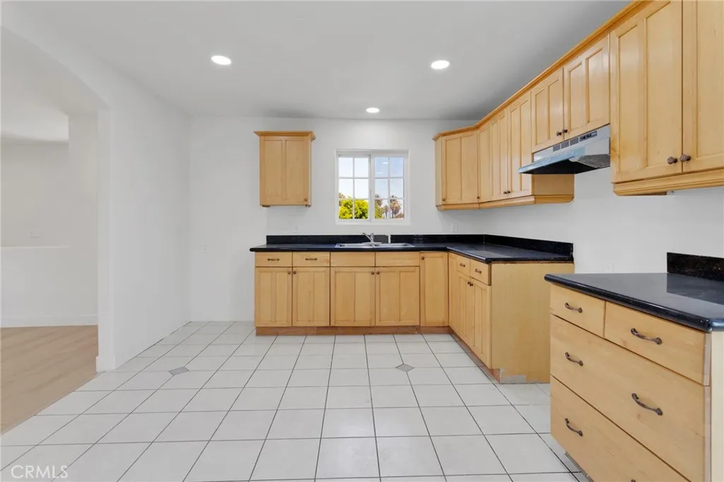 Additional image 47 of 348 W 83rd Street, Los Angeles, CA 90003