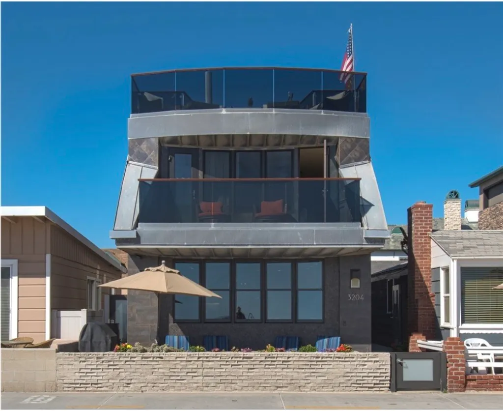 3204 W Oceanfront, Newport Beach, CA 92663