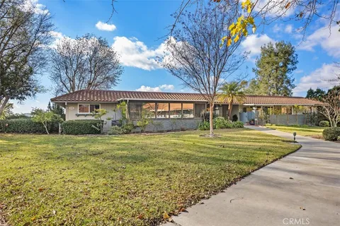 840 Ronda Sevilla Unit B, Laguna Woods, CA MLS: OC25080823