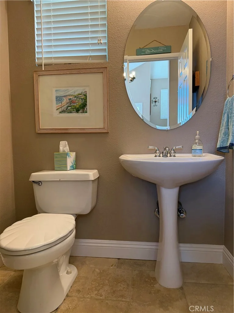 6 Mallorn Dr, Aliso Viejo, CA 92656